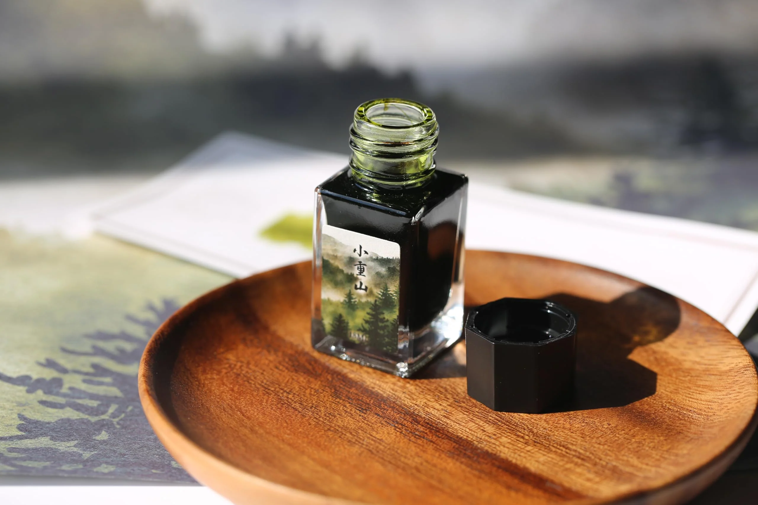 Moonman 18ml Glass Bottle Fountain Pen Colour Ink, No Blocking, Non Carbon Dye, Classic Designed Bottle Ink (Muddy Green)
