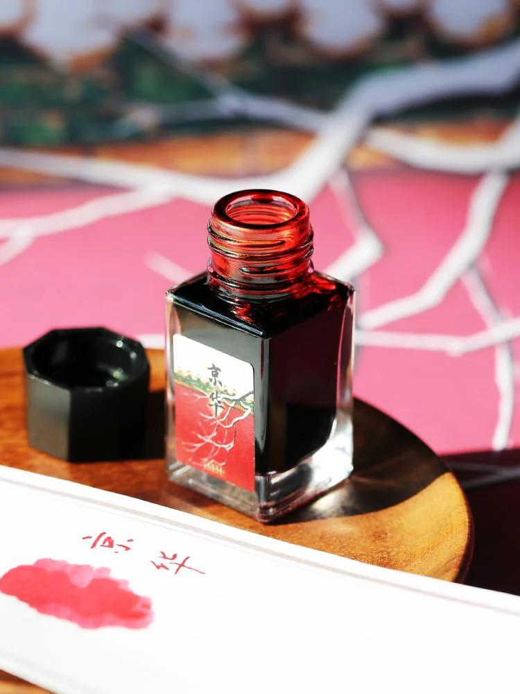 Moonman 18ml Glass Bottle Fountain Pen Colour Ink, No Blocking, Non Carbon Dye, Classic Designed Bottle Ink (Cherry Red)