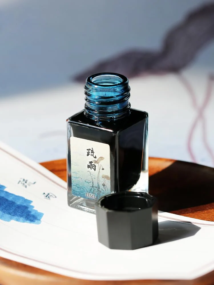 Moonman 18ml Glass Bottle Fountain Pen Colour Ink, No Blocking, Non Carbon Dye, Classic Designed Bottle Ink (Royal Blue)