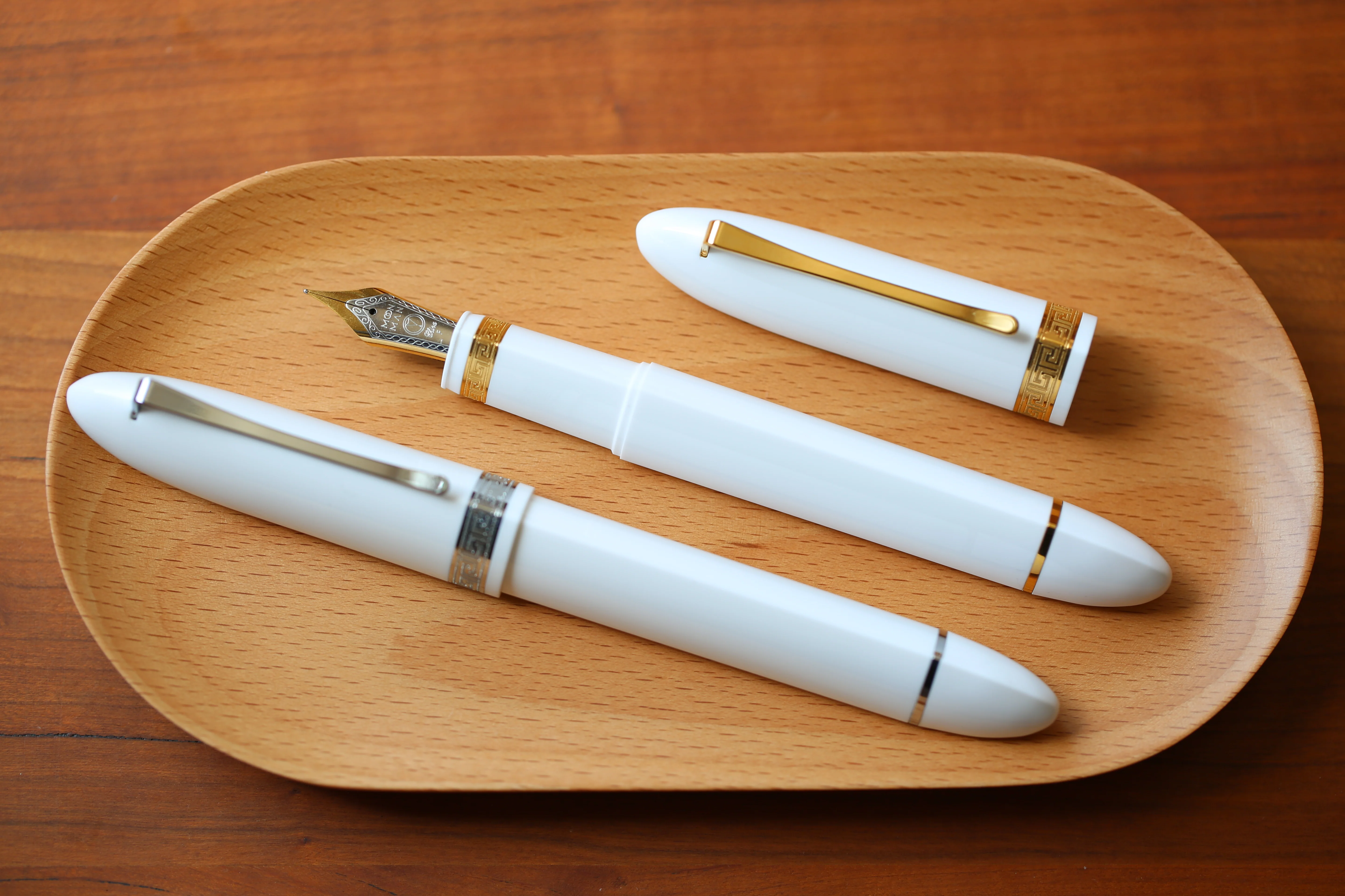 Moonman V60 Triangular Piston Fountain Pen – Ergonomic Extra Fine Writing Instrument with Resin Body And Gift Box (White With Gold Trim & Clip) - Image 7