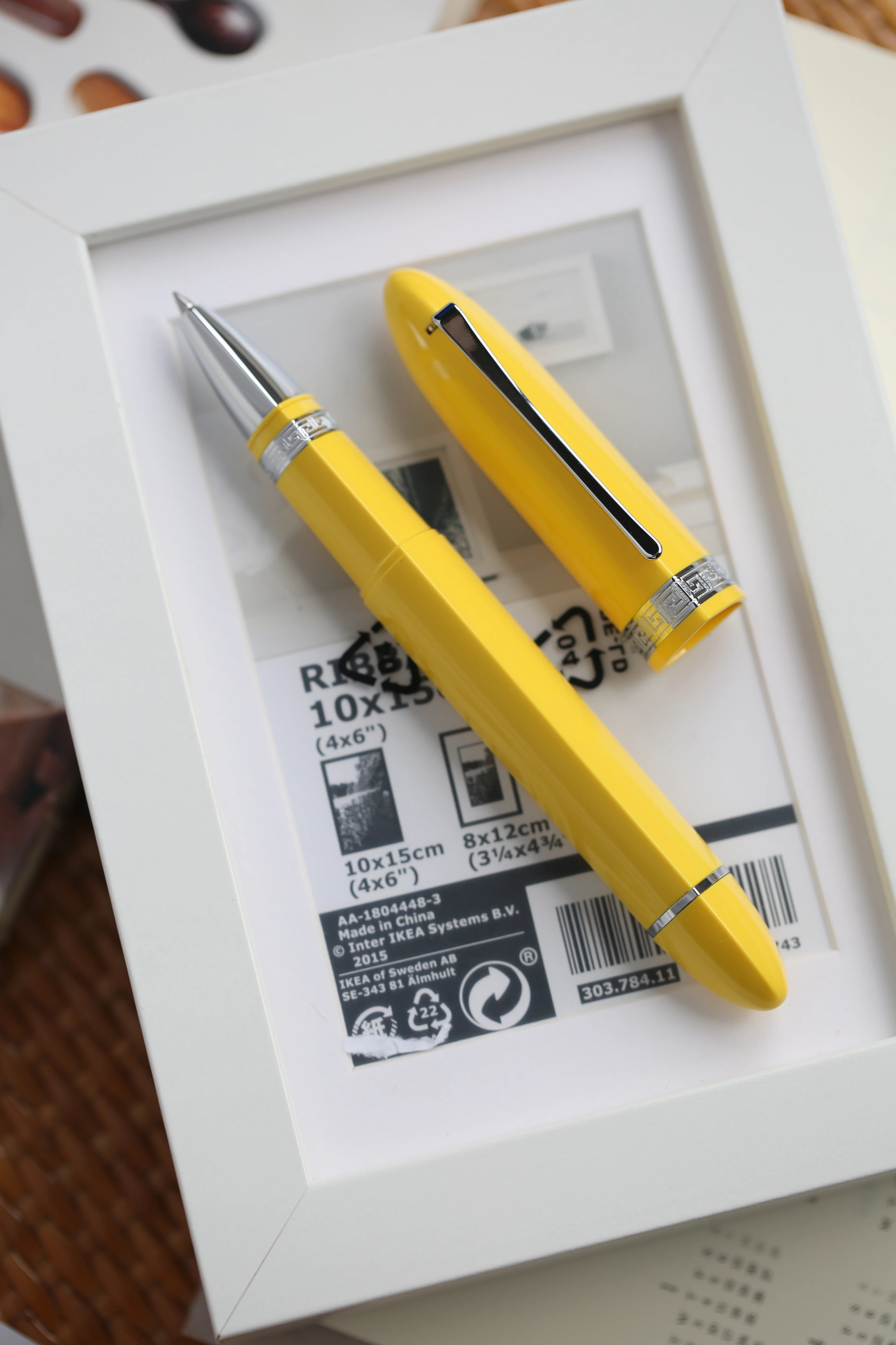 Moonman V60 Triangular Piston Fountain Pen – Ergonomic Fine Writing Instrument with Resin Body And Gift Box (Yellow With Silver Trim & Clip) - Image 3